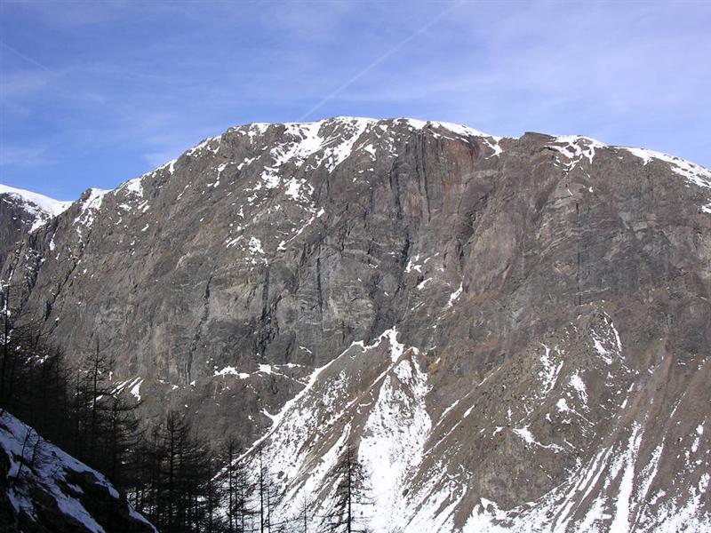  On en profite pour admirer le versant sud de la Grave