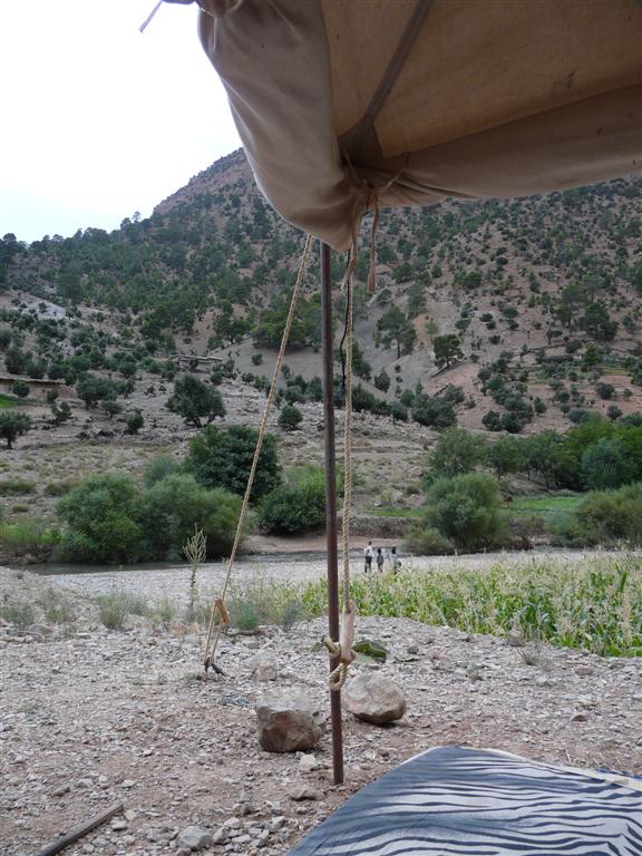 Le bivouac bienvenu, avec Attay et beignets.