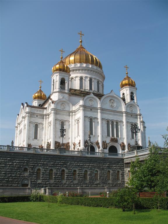 La cathdrale du Christ-Sauveur, orthodoxe, trs grande, bien charge  l