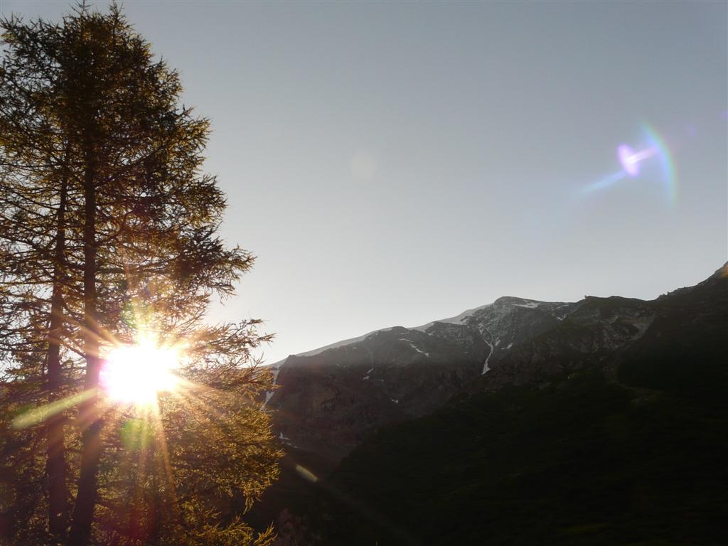 Le lendemain la mto prvoit du grand beau, journe idale pour monter sur un superbe belvdre: le Petit Mont Blanc