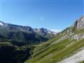 Tout en bas le chemin montant au refuge de Pclet-Polset, qu