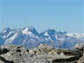 Au sommet, panorama  360, au nord le Mont Blanc, au sud Ecrins, Thabor, Queyras, le Viso au loin