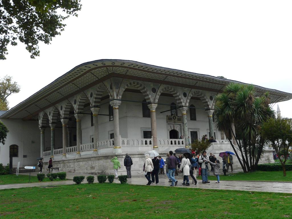 Le palais est galement un grand mlange de genres, chaque sultan ayant apport sa contribution (nouvelles salles, extensions, ). Ici une salle d